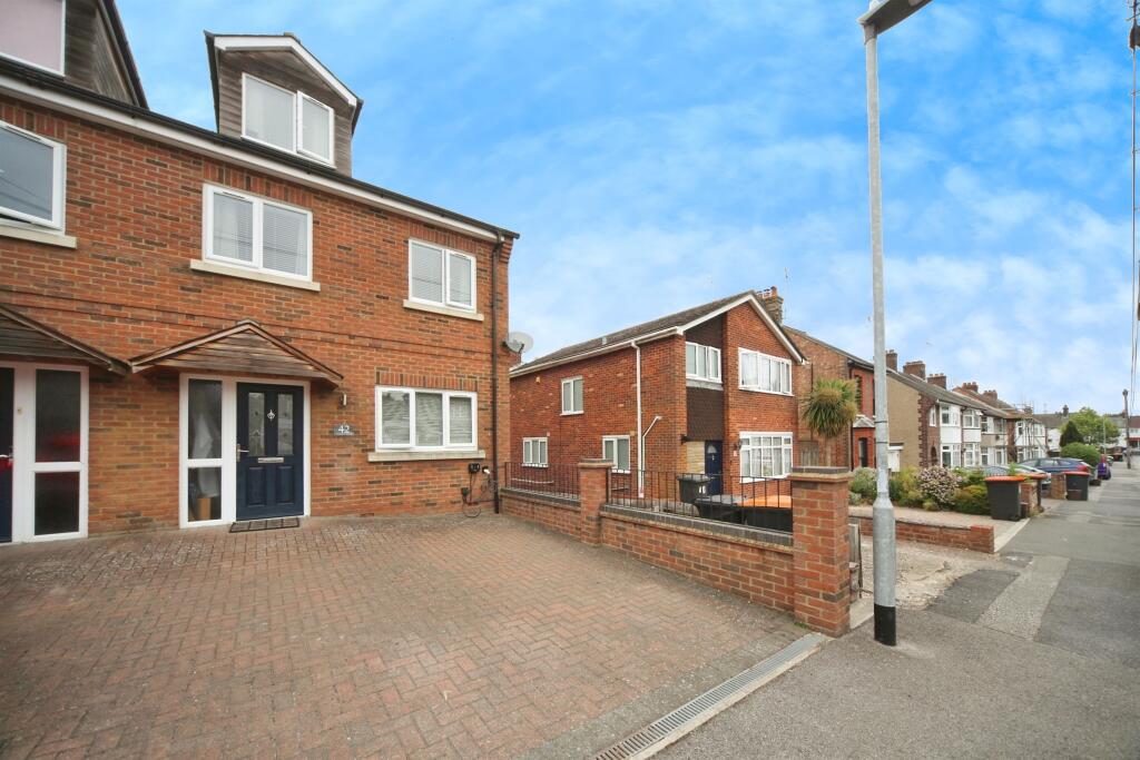 Main image of property: Garden Road, Dunstable