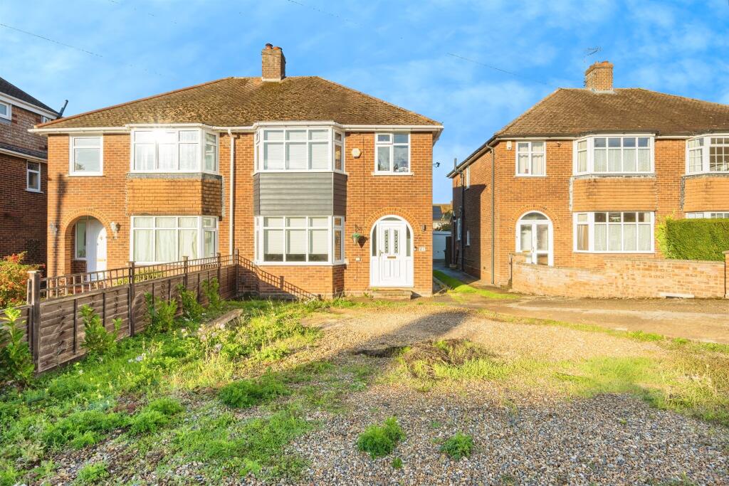 Main image of property: Norcott Close, Dunstable