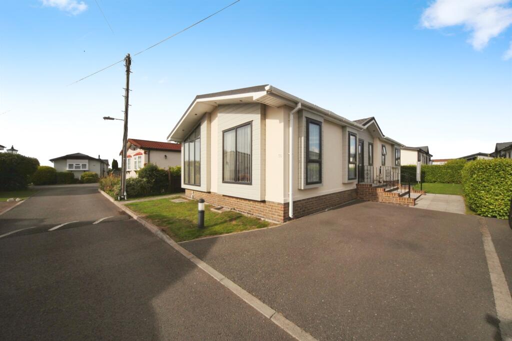 Main image of property: Halfmoon Lane, Pepperstock, Luton