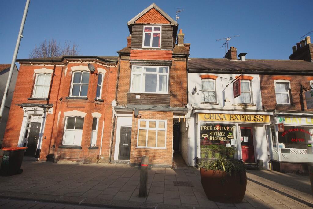 2 bedroom apartment for sale in High Street South, Dunstable, LU6