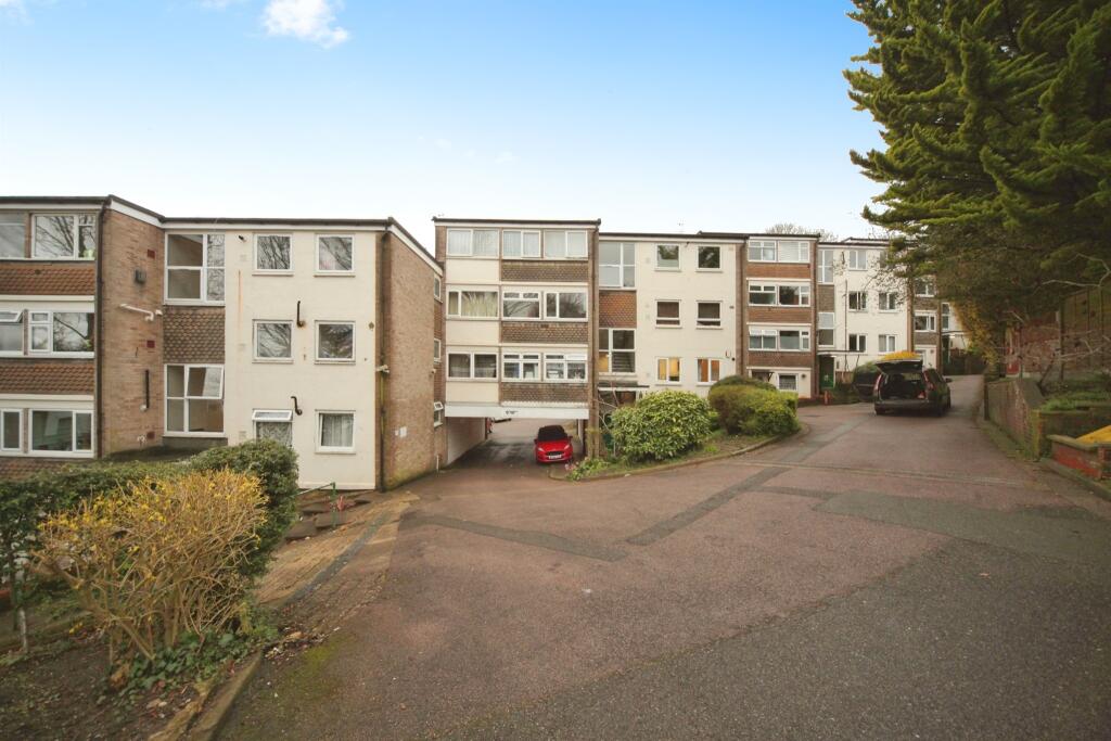 Main image of property: Richmond Hill, Luton