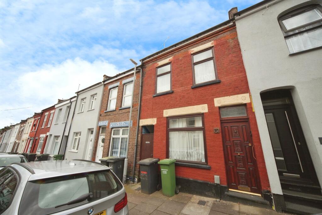 Main image of property: Warwick Road West, Luton