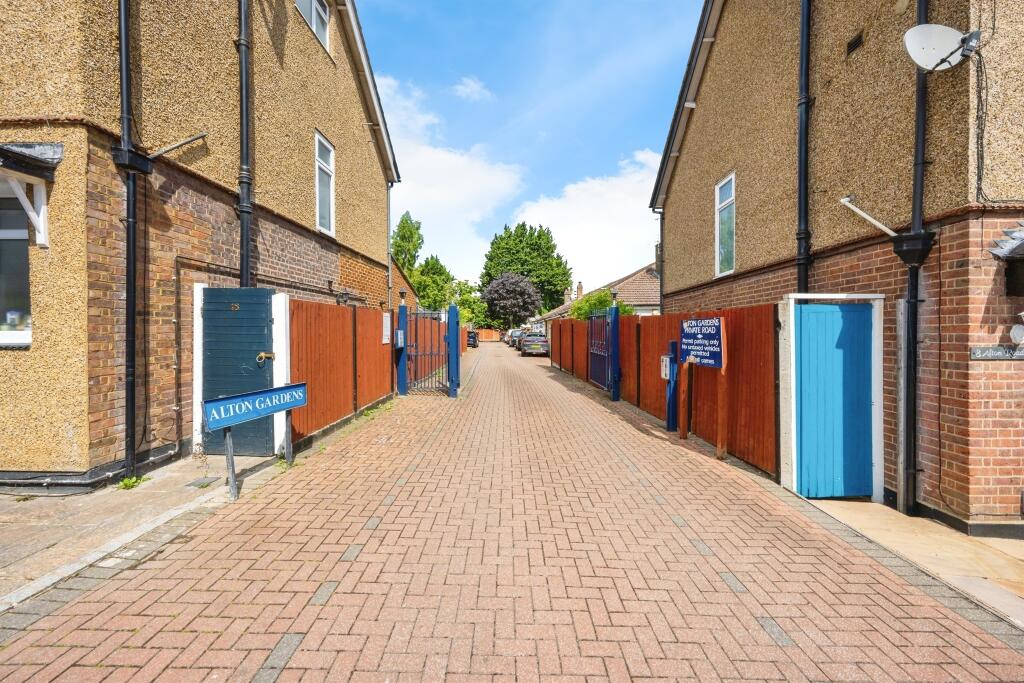 Main image of property: Alton Road, Luton