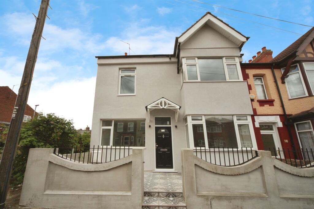 Main image of property: Tennyson Road, Luton