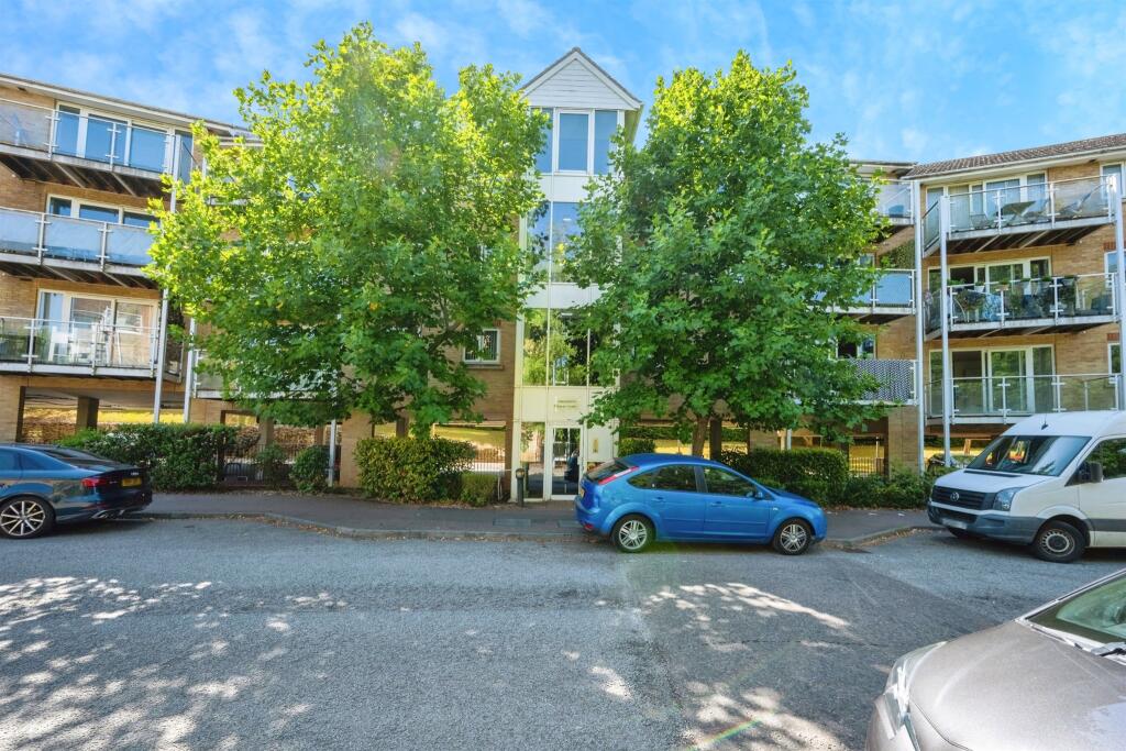 Main image of property: Foxglove Way, Luton
