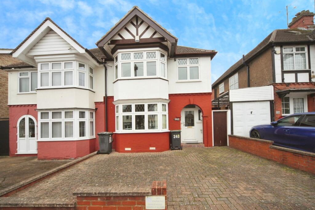 Main image of property: Cutenhoe Road, Luton