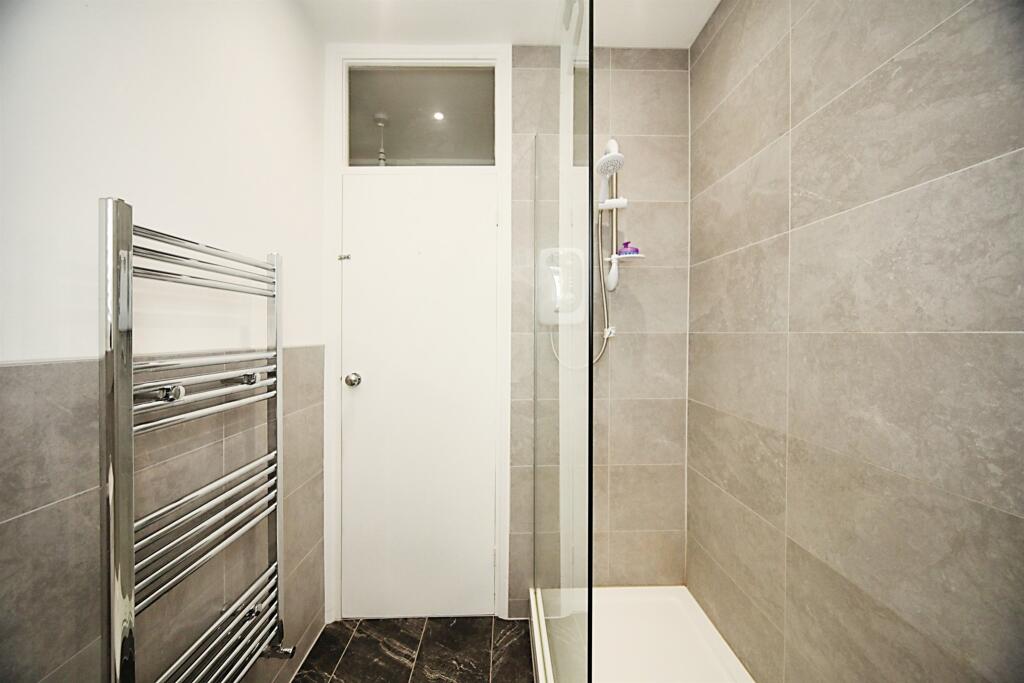 3 bedroom for sale in Croft Road, Luton, LU2