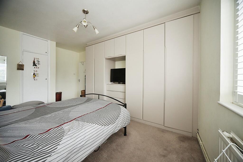 3 bedroom for sale in Croft Road, Luton, LU2