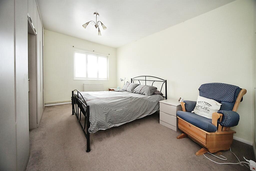 3 bedroom for sale in Croft Road, Luton, LU2