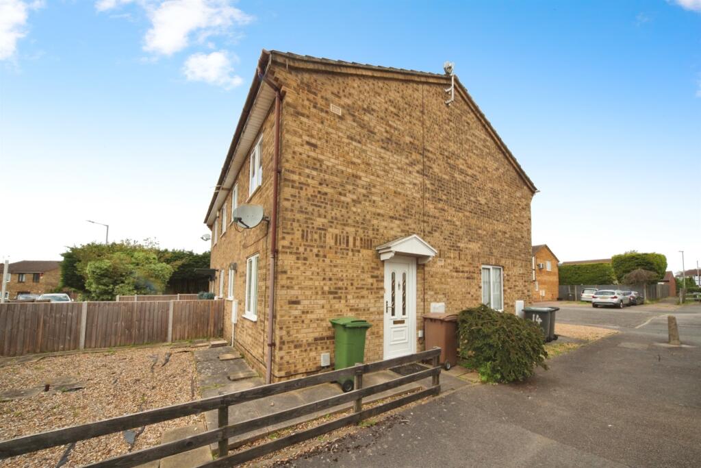 1 bedroom cluster house for sale in Hedley Rise, Luton, LU2