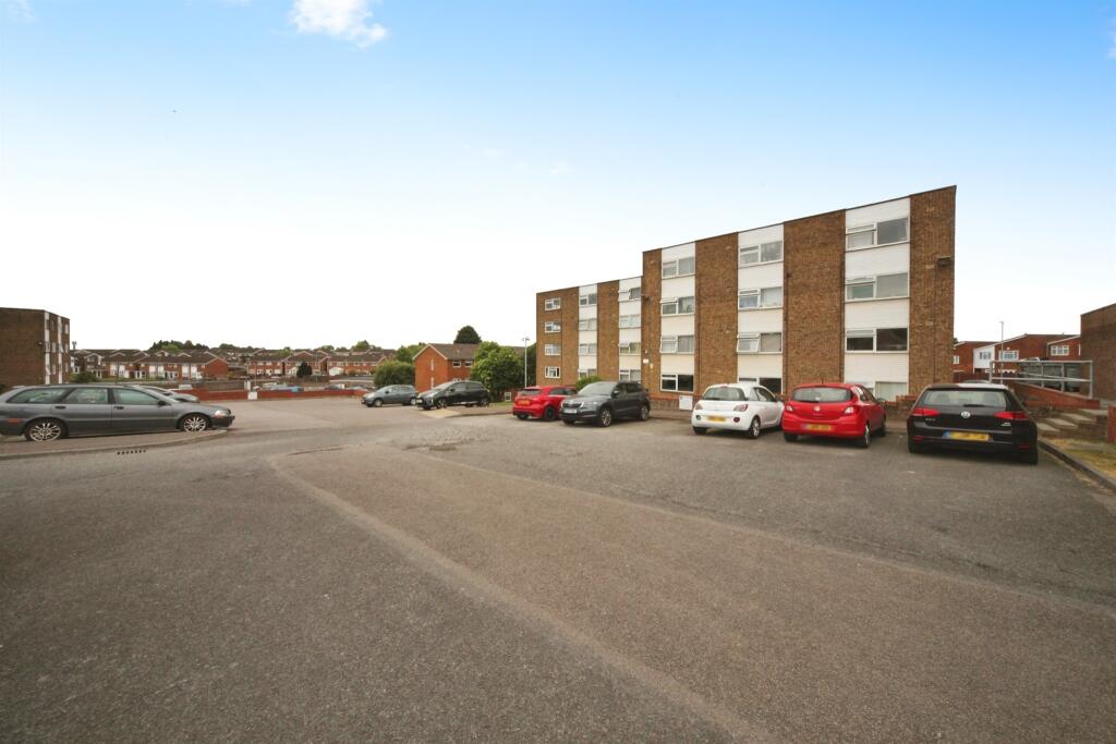 Main image of property: Handcross Road, Luton