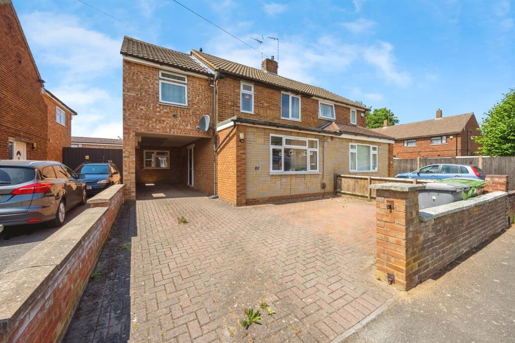 Main image of property: Rowelfield, Luton