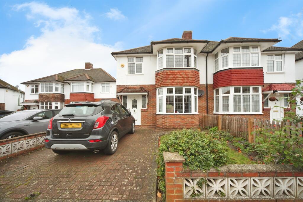 Main image of property: Wood Green Close, Luton