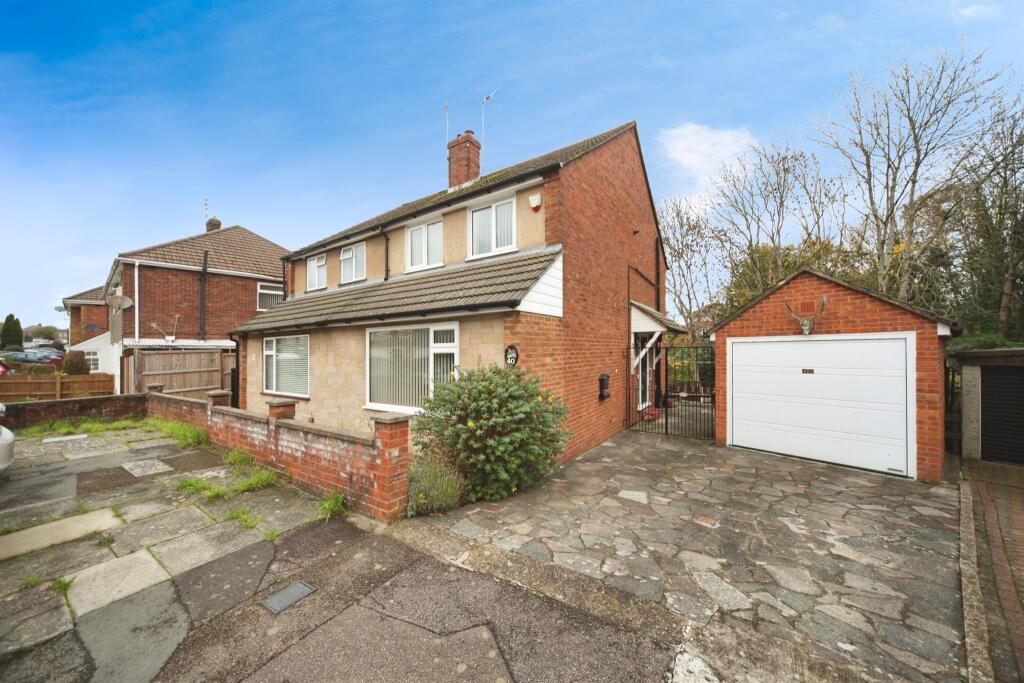 Main image of property: Deep Denes, Luton