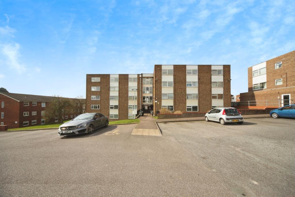 Main image of property: Handcross Road, Luton