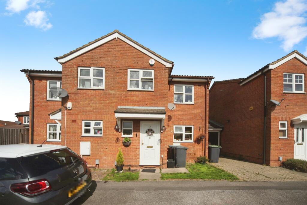 Main image of property: Laxton Close, Luton