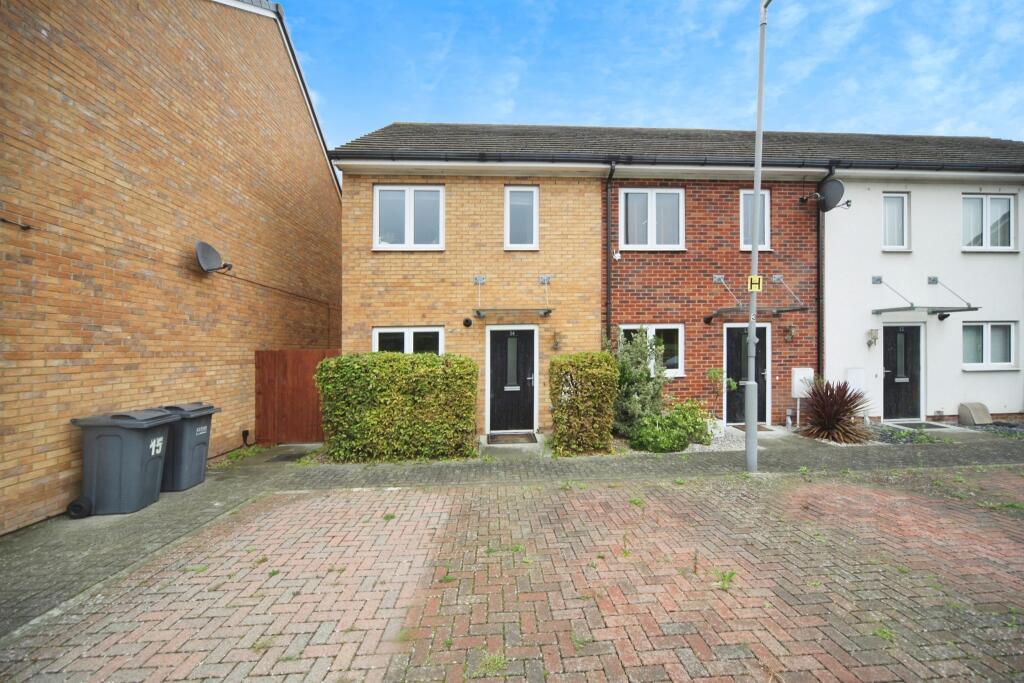 Main image of property: Hedges Way, Luton