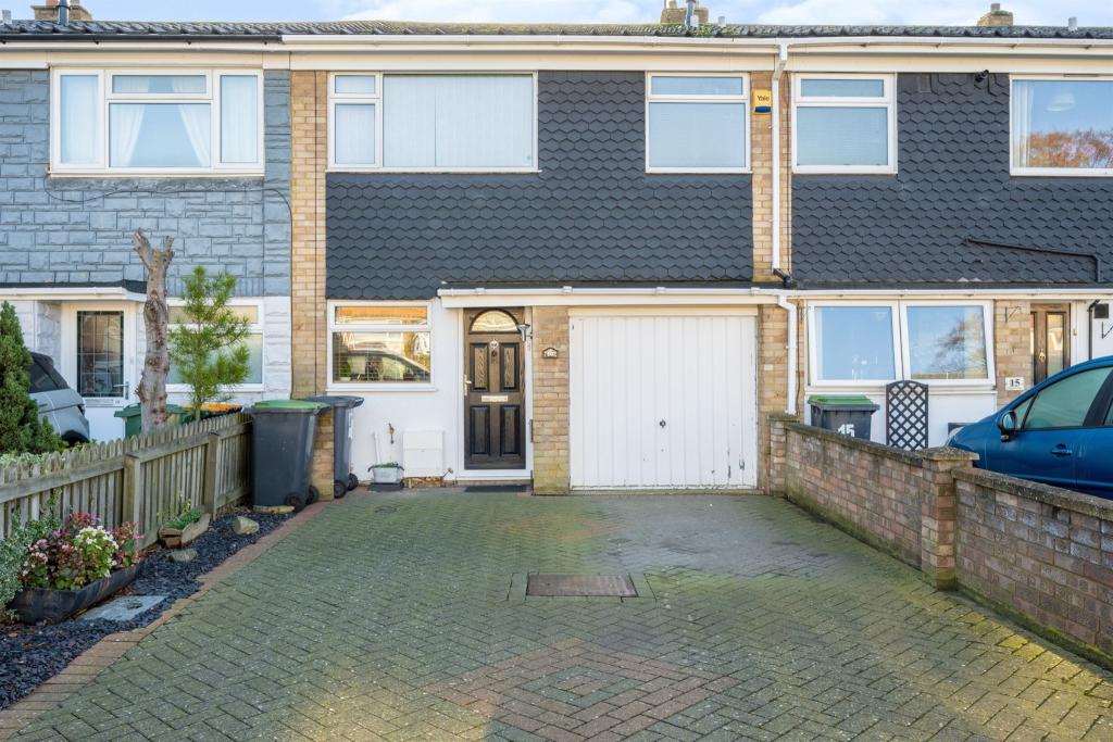 3 bedroom terraced house for sale in Henderson Way, Kempston, Bedford, MK42