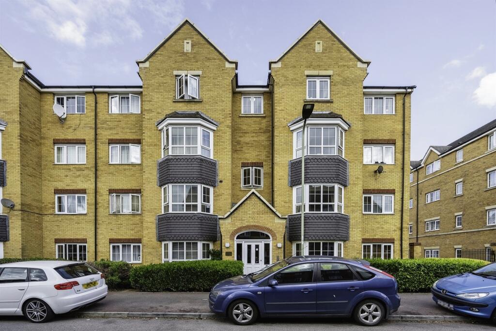 2 bedroom apartment for sale in Henley Road, Bedford, MK40