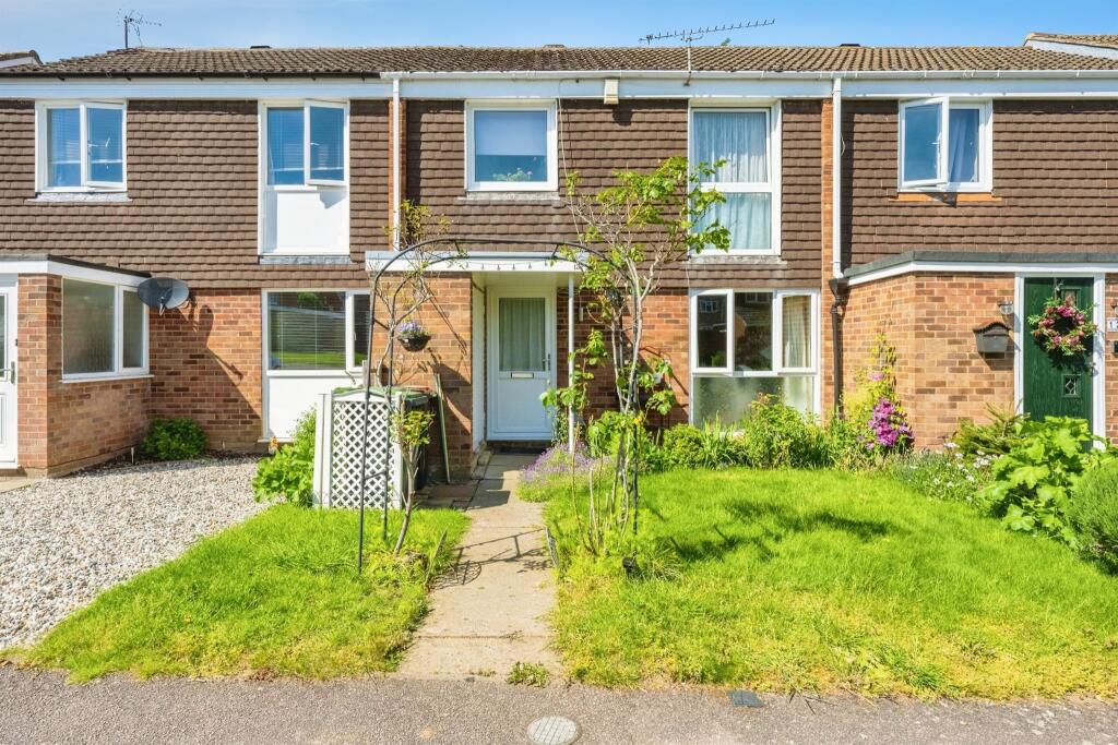 3 bedroom terraced house for sale in bs Close, Bromham, Bedford, MK43