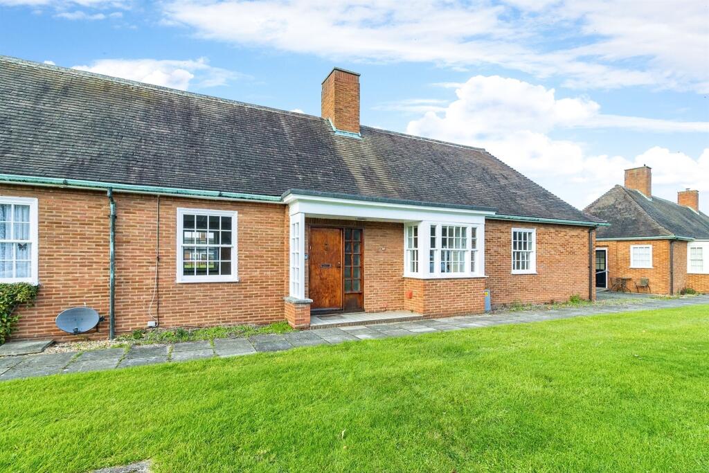 2 bedroom semidetached bungalow for sale in Sir Malcolm Stewart Homes