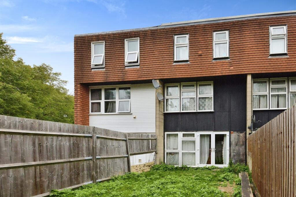 4 bedroom terraced house for sale in Gibbwin, Great Linford, Milton Keynes, MK14