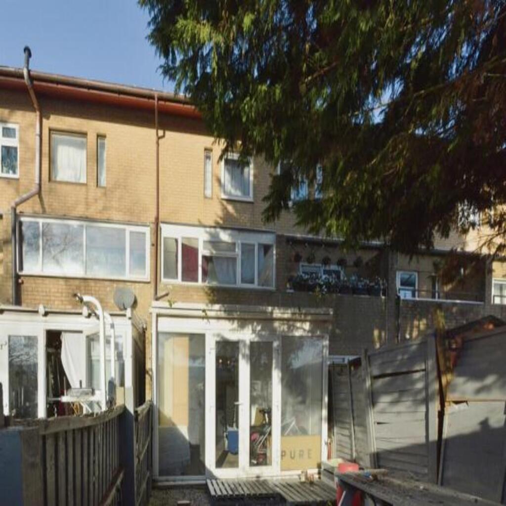 5 bedroom terraced house