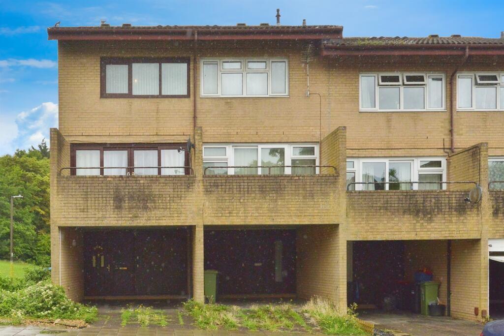 Main image of property: Yarrow Place, Conniburrow, Milton Keynes