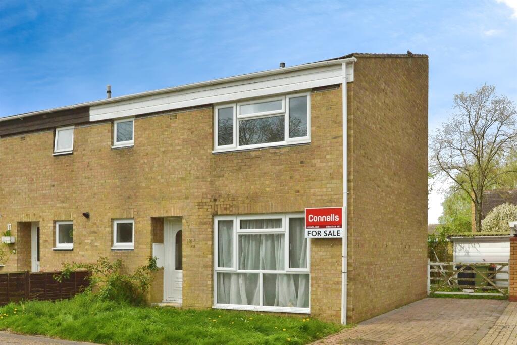 3 bedroom semi-detached house for sale in Clailey Court, Stony Stratford, Milton Keynes, MK11