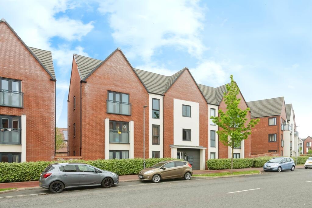 2 bedroom ground floor flat for sale in Apollo Avenue, Fairfields