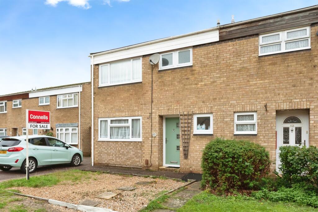 3 bedroom semidetached house for sale in Redbourne Court, Stony