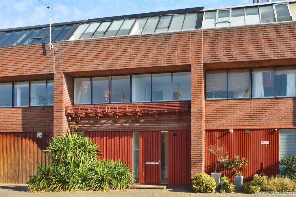 Main image of property: Silver Street, Stony Stratford, Milton Keynes