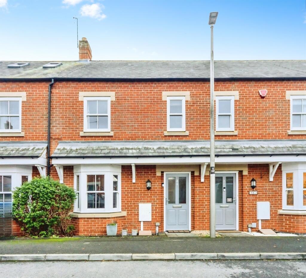 Main image of property: Barr Piece, Wolverton, MILTON KEYNES