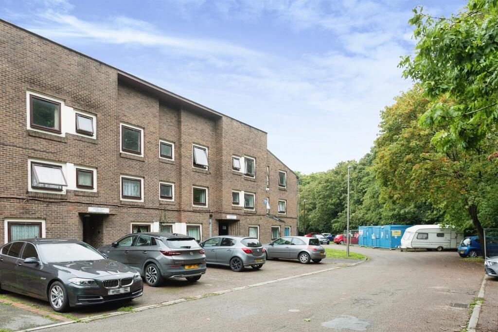 1 bedroom flat for sale in Granby Court, Bletchley, Milton Keynes, MK1
