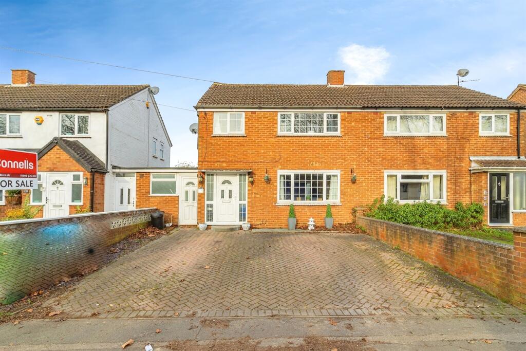 3 bedroom semidetached house for sale in Whaddon Way, Bletchley