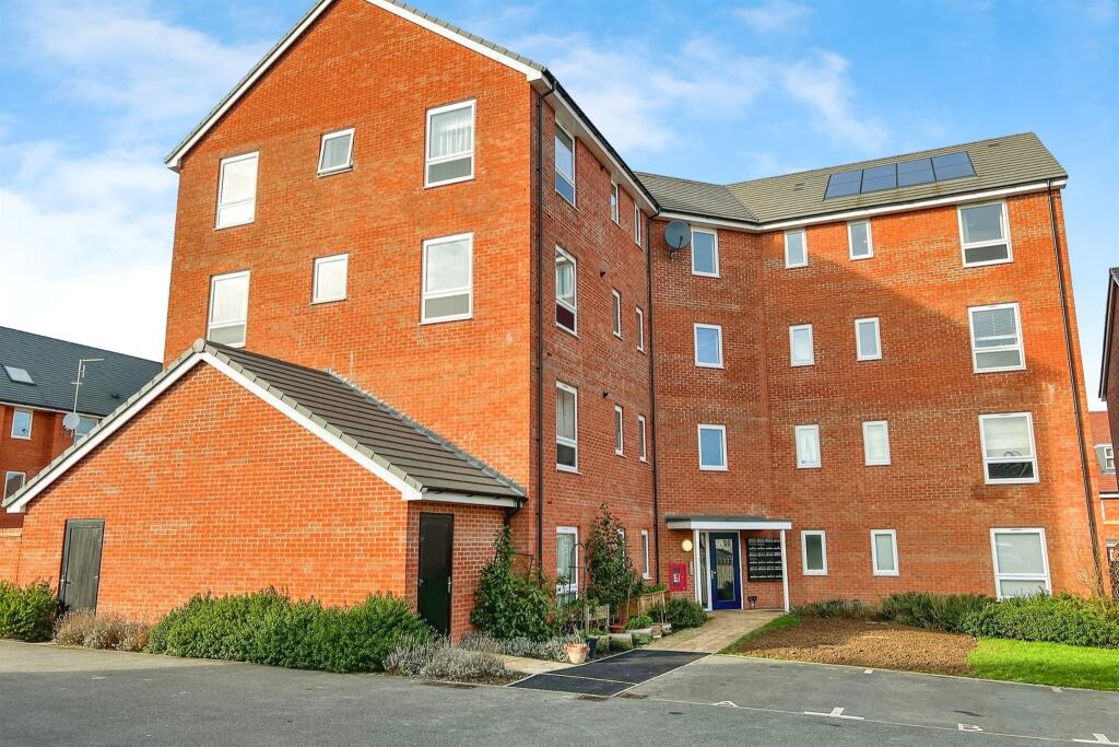 2 bedroom flat for sale in Galapagos Grove, Bletchley, Milton Keynes, MK3