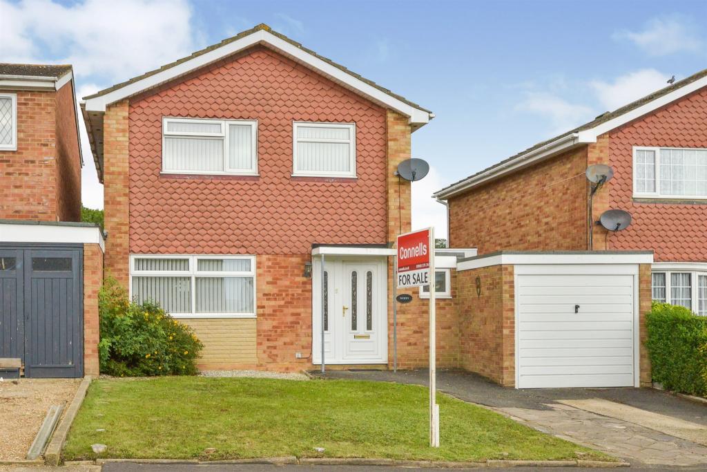 3 bedroom detached house for sale in Sutherland Grove, Bletchley