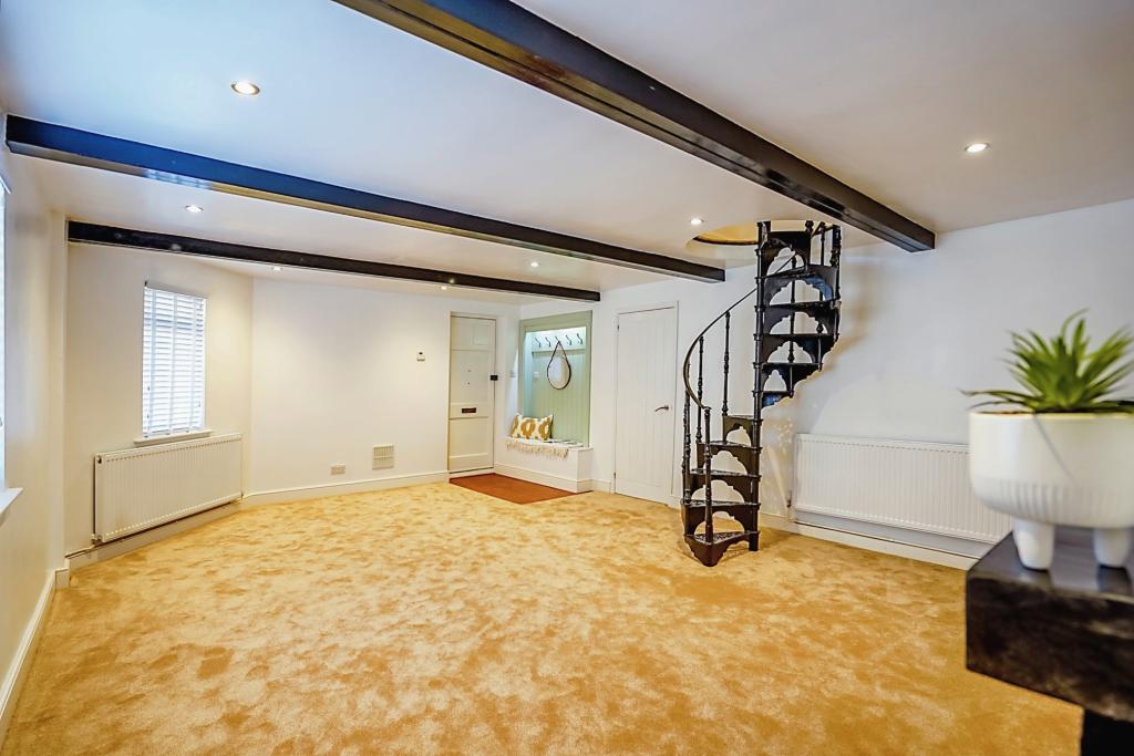 3 bedroom end of terrace house for sale in Dudley Street, Leighton