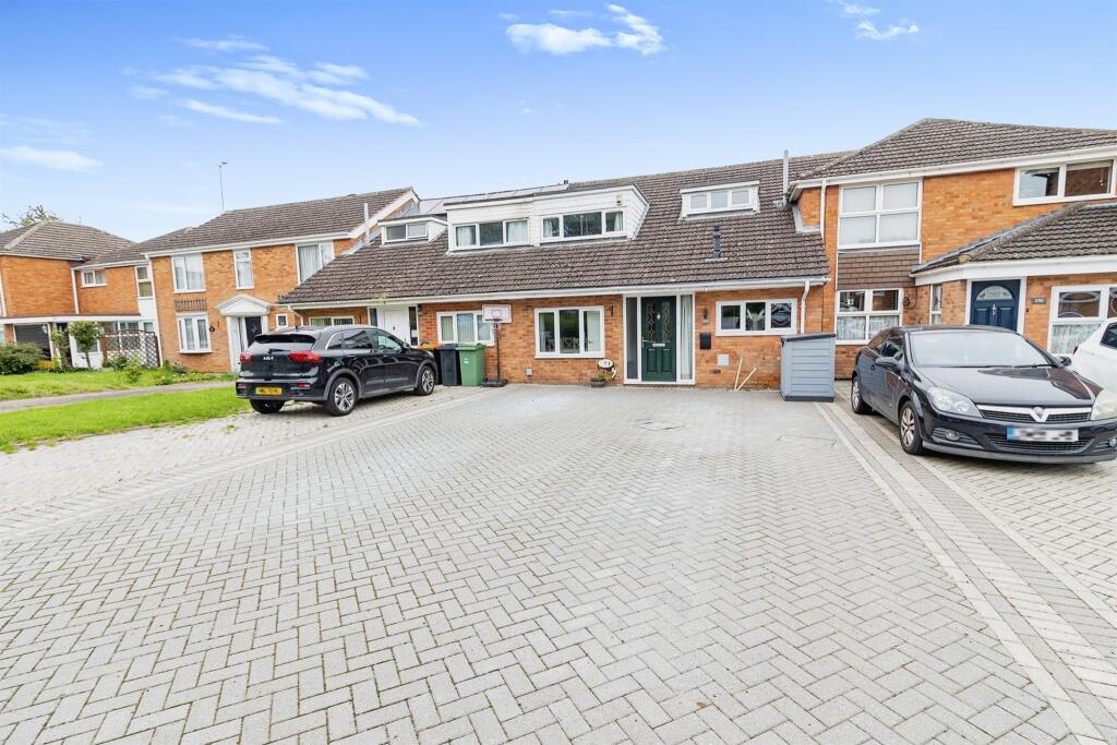 3 bedroom terraced house for sale in Bideford Green, Leighton Buzzard, LU7