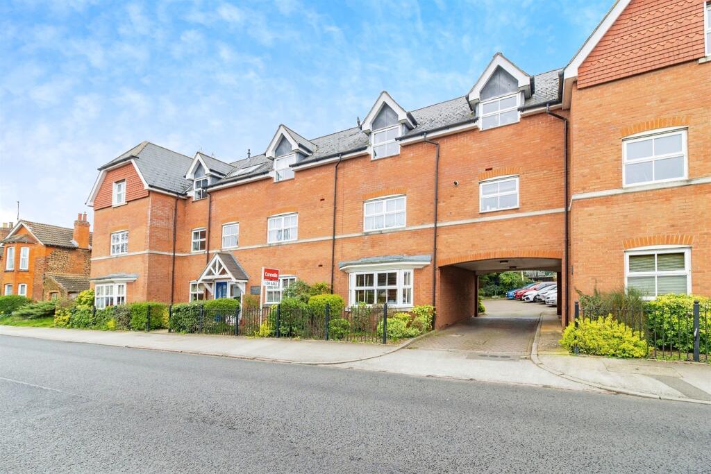 2 bedroom apartment for sale in Heath Road, Leighton Buzzard, LU7
