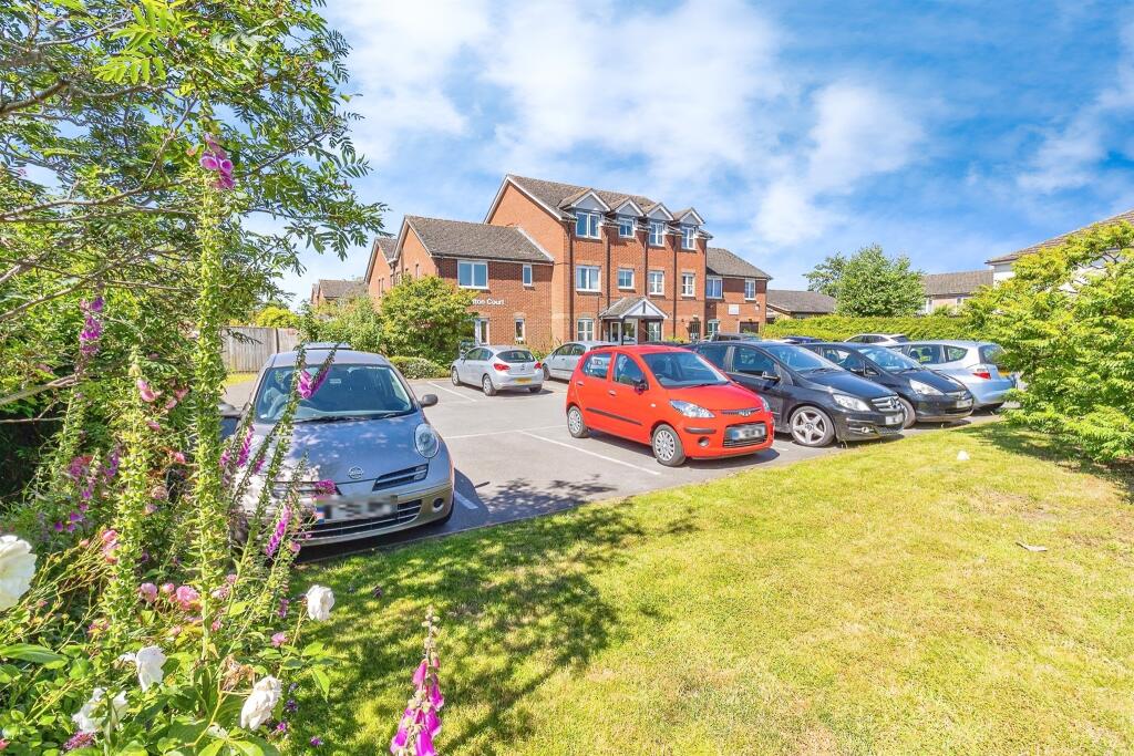 Main image of property: Hamilton Court, Leighton Buzzard