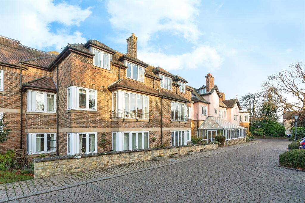 1 bedroom flat for sale in High Street, Brackley, NN13