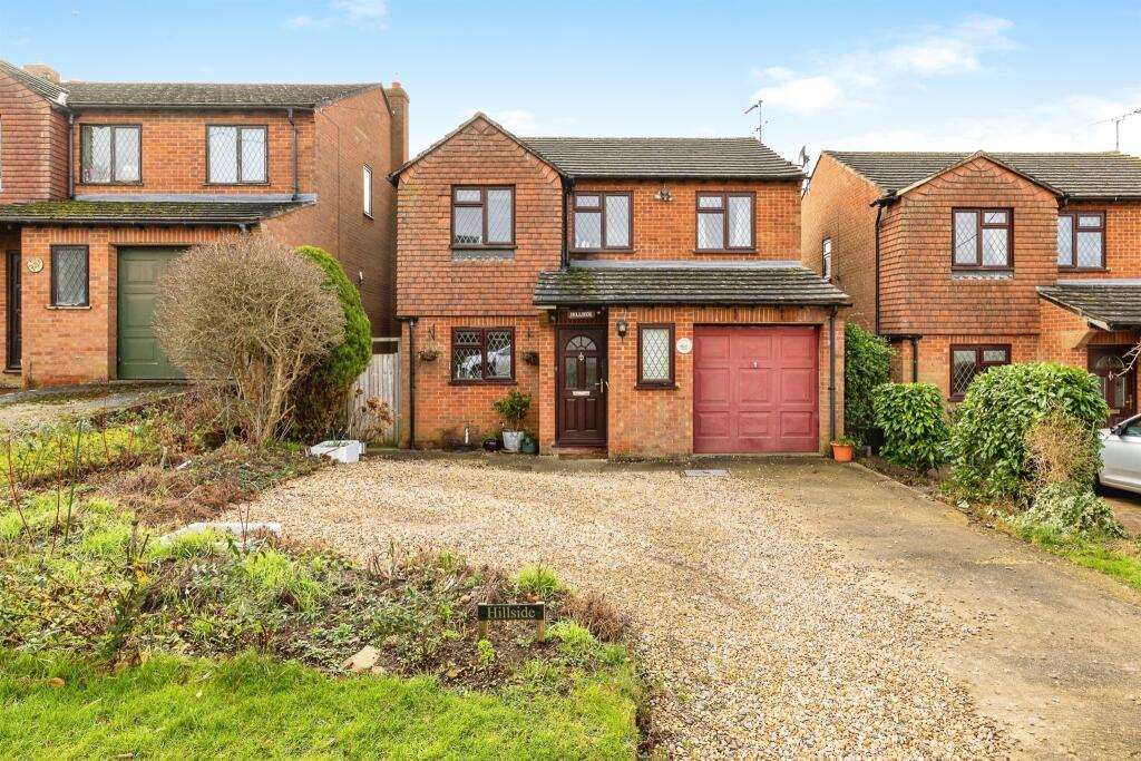 4 bedroom detached house for sale in Chaloners Hill, Steeple Claydon