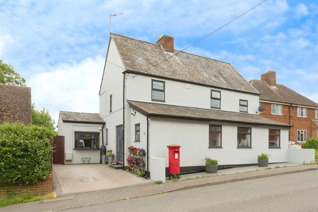 5 bedroom detached house for sale in Addison Road, Steeple Claydon