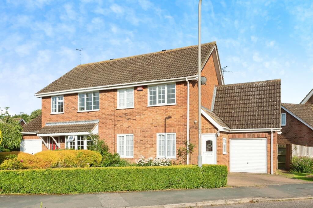 Main image of property: Burleigh Piece, BUCKINGHAM