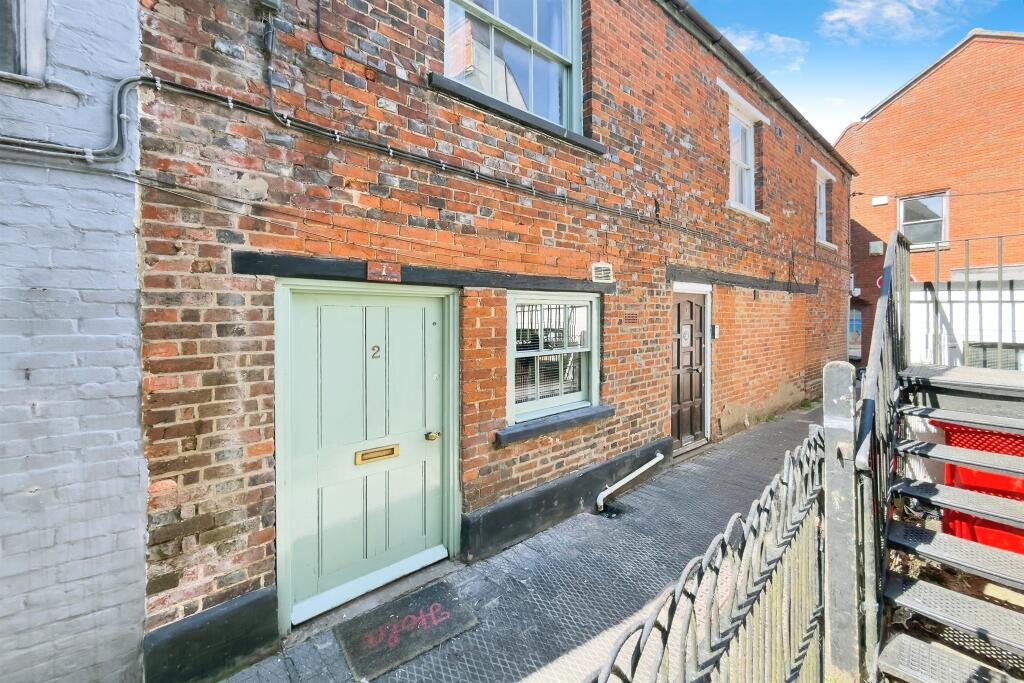 Main image of property: The Chewar, Buckingham