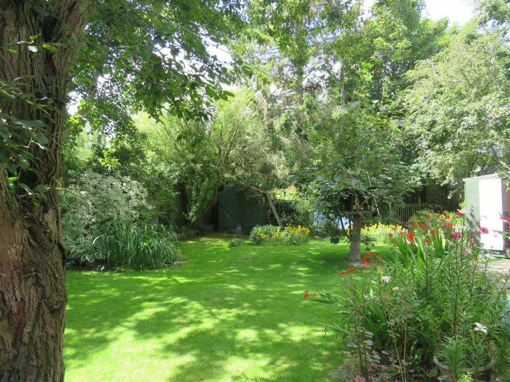 3 bedroom end of terrace house for sale in Middle Claydon Road, Steeple