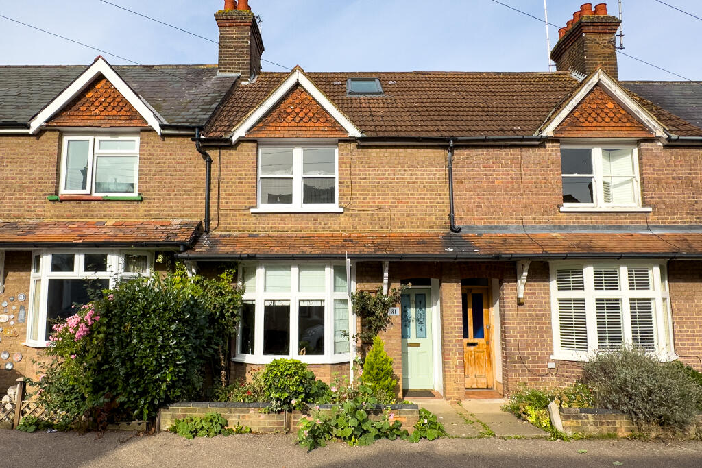 4 bedroom terraced house for sale in Coleswood Road, Harpenden, AL5