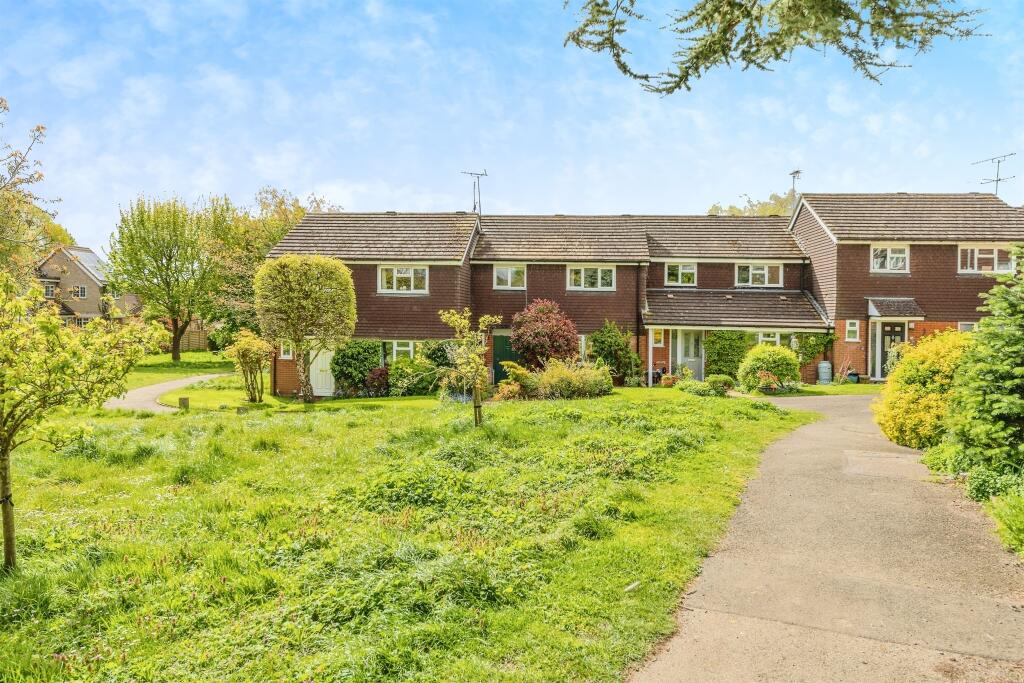 Main image of property: Parkfield Crescent, Kimpton, Hitchin