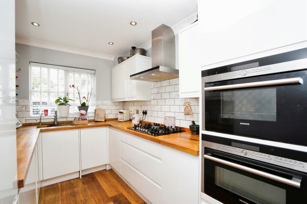 Additional property image - Buckwood Road, Markyate, St. Albans